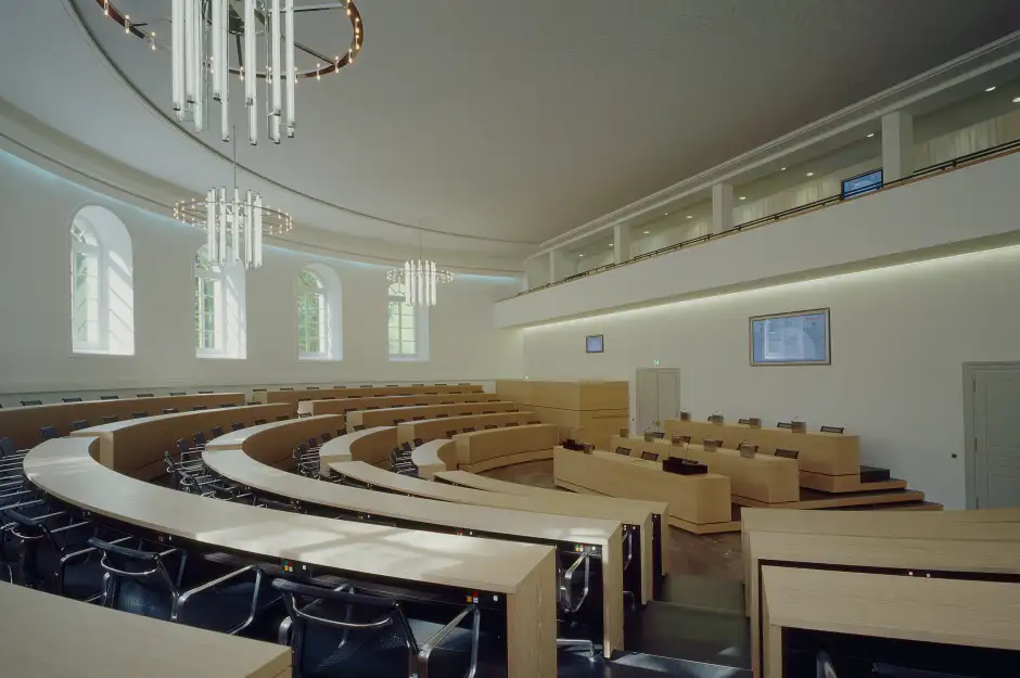 B04 Foto Innen Saal 02