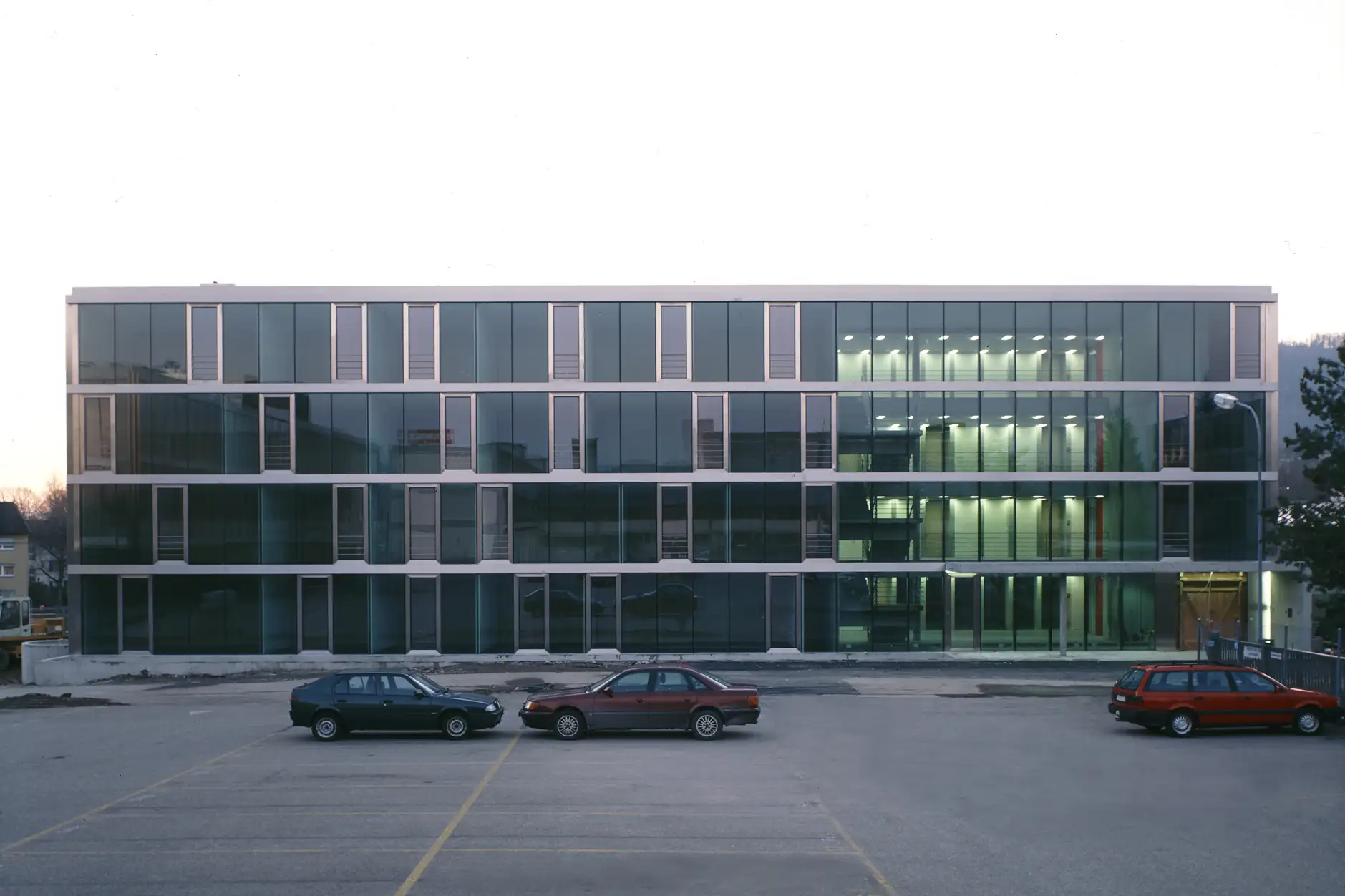 B34 Foto Aussen Fassade Eingang Frontal