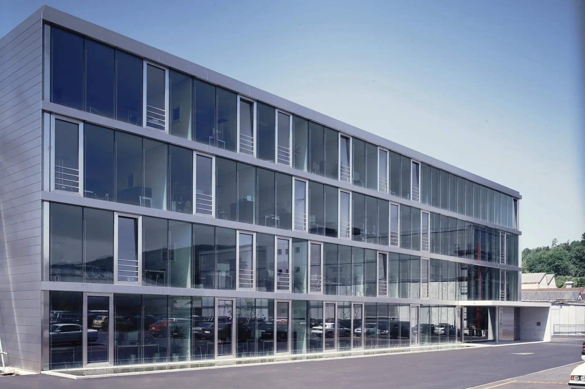 B34 Foto Aussen Fassade Eingang