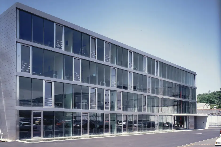 B34 Foto Aussen Fassade Eingang