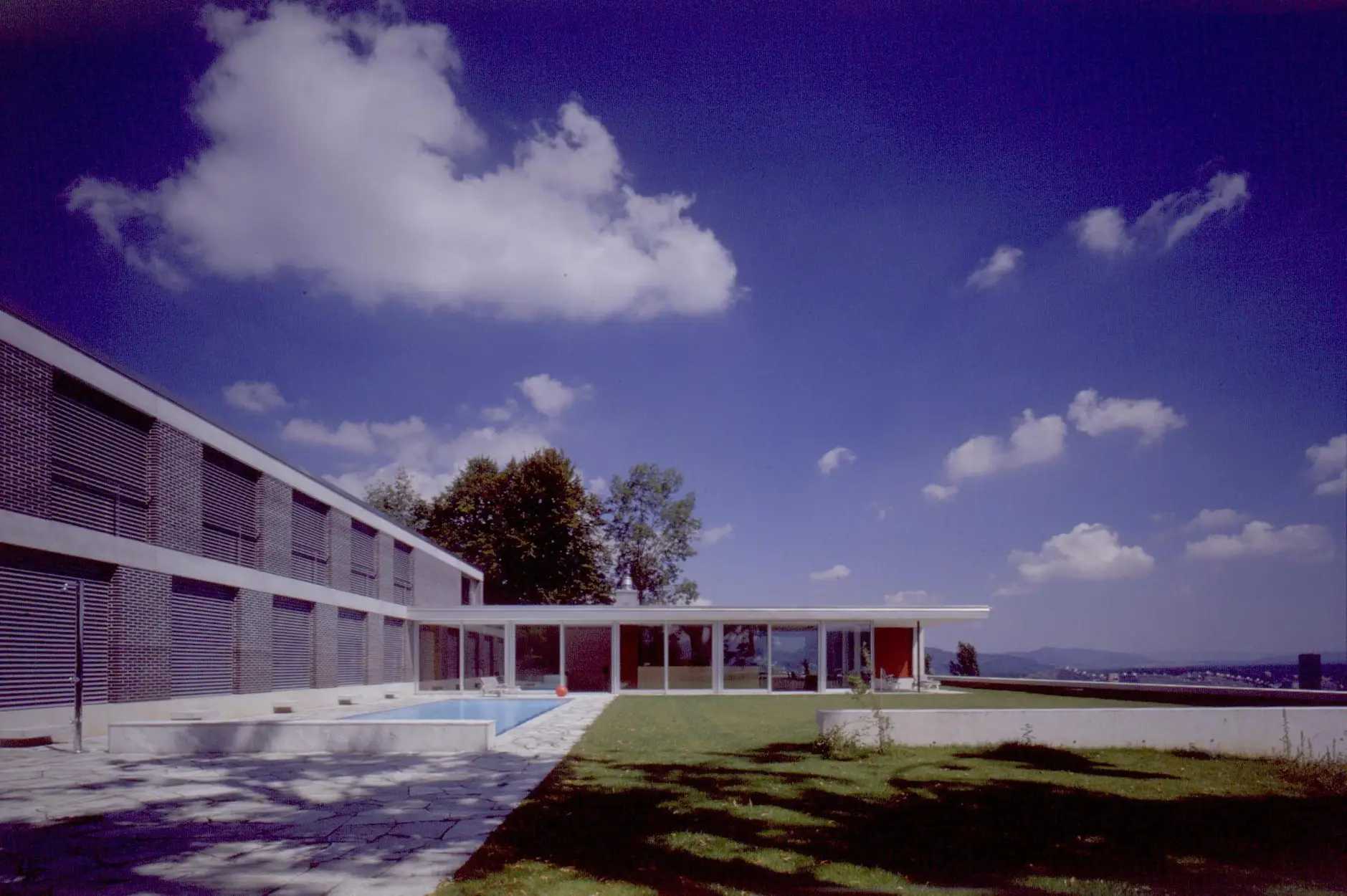 B49 Foto Aussen Garten Pool