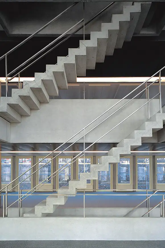 B88 Foto Innen Treppe