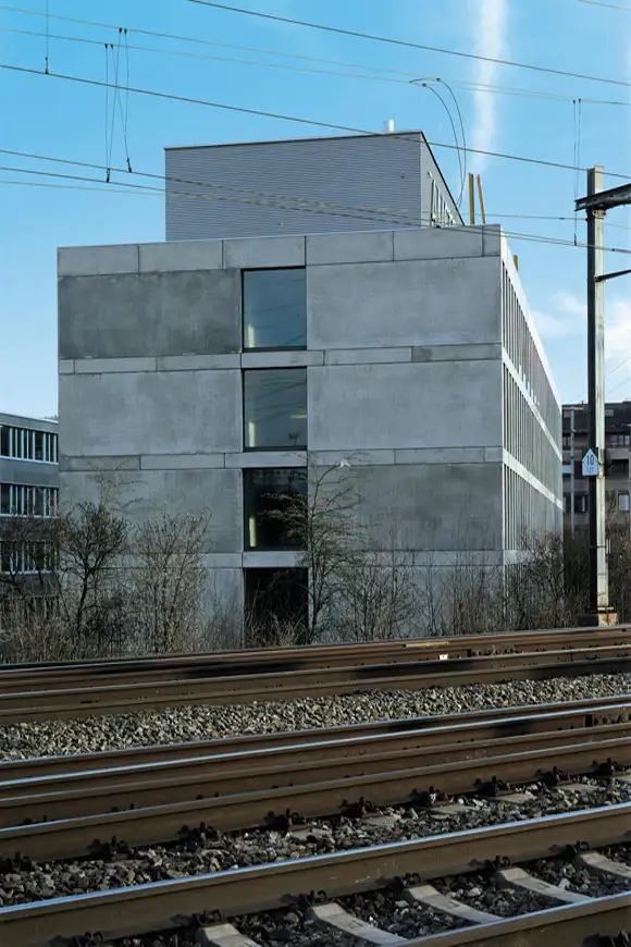 B88 Foto Aussen Gleis