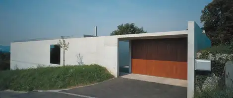 B97 Foto Aussen Ostfassade Eingang Header