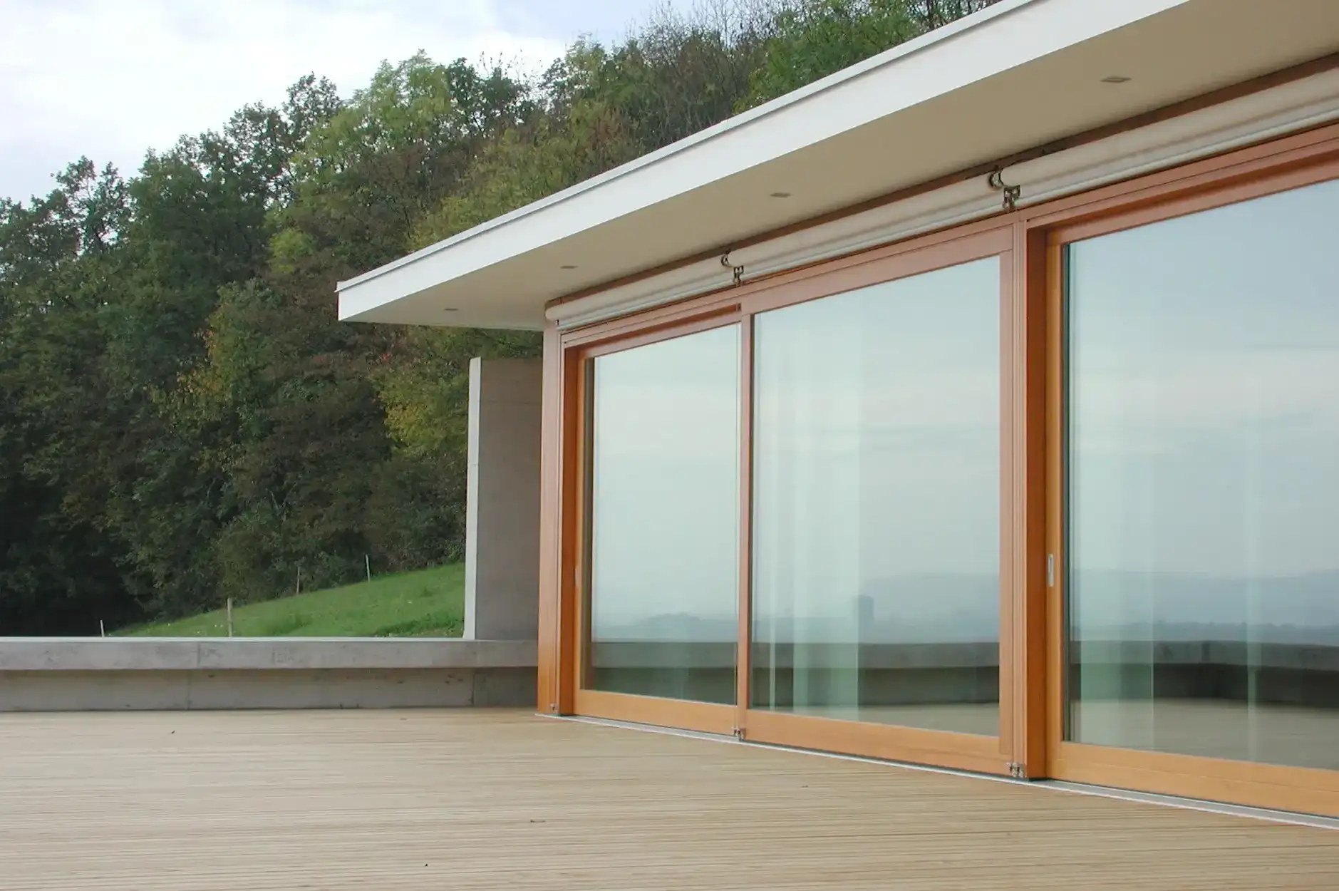 B98 Foto Aussen Fensterfront Süd