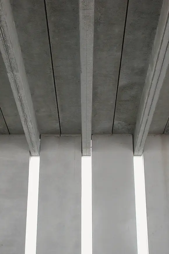 C03 Foto Innen Betonstruktur
