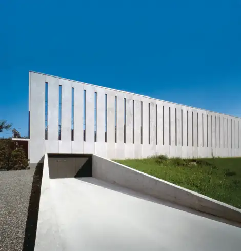 C03 Foto Aussen Header