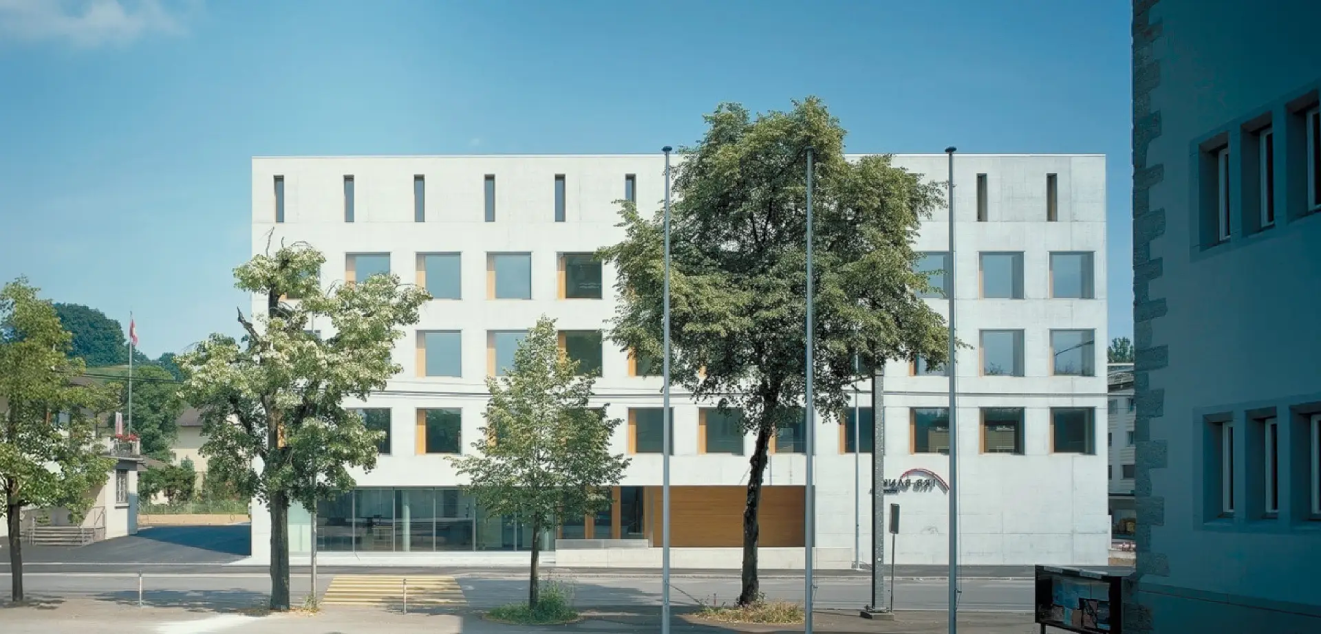C15 Foto Aussen Ostfassade Header