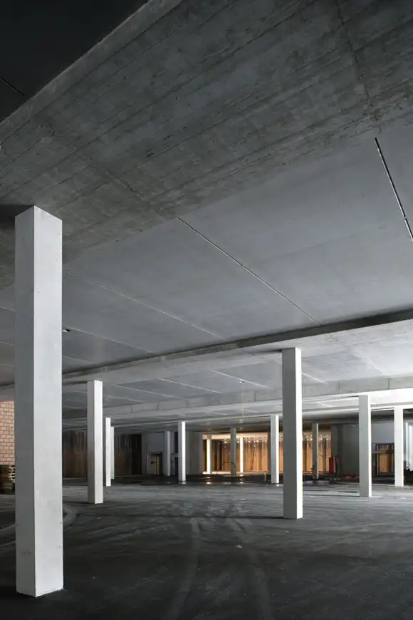 C24 Foto Innen Halle 03