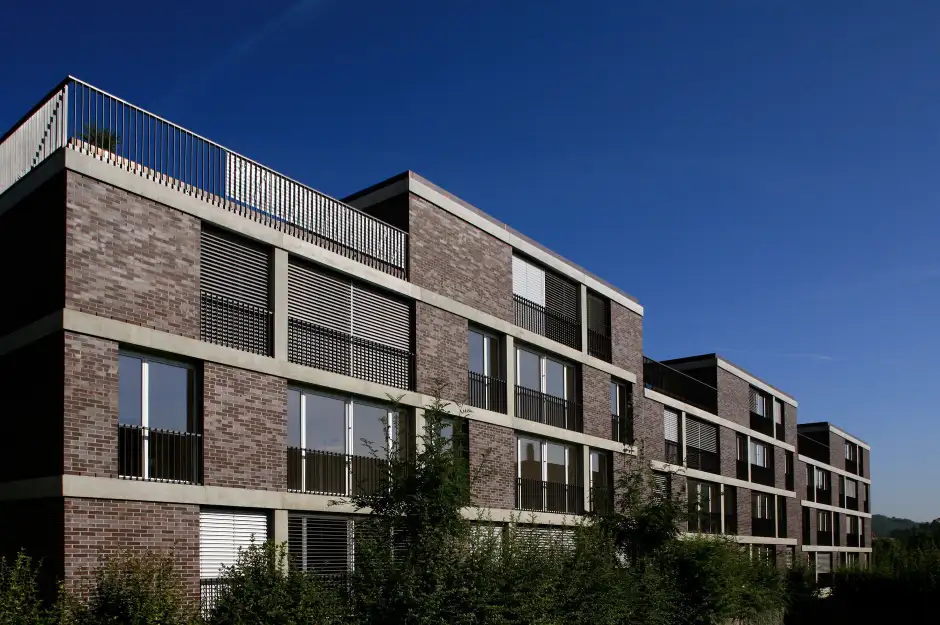 C40 Foto Aussen Strassenfassade 02