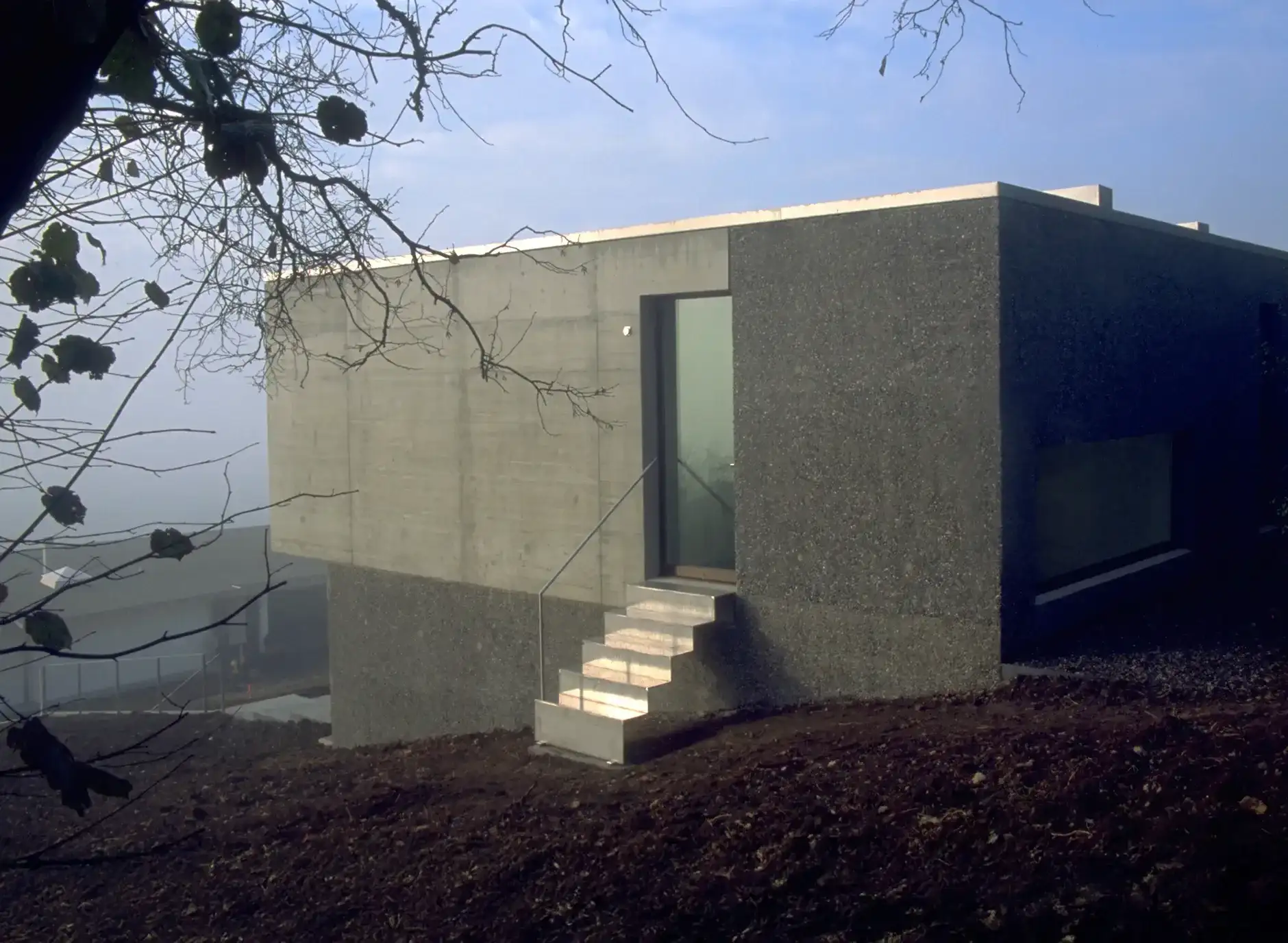 C43 Foto Aussen Ostfassade Eingang Header