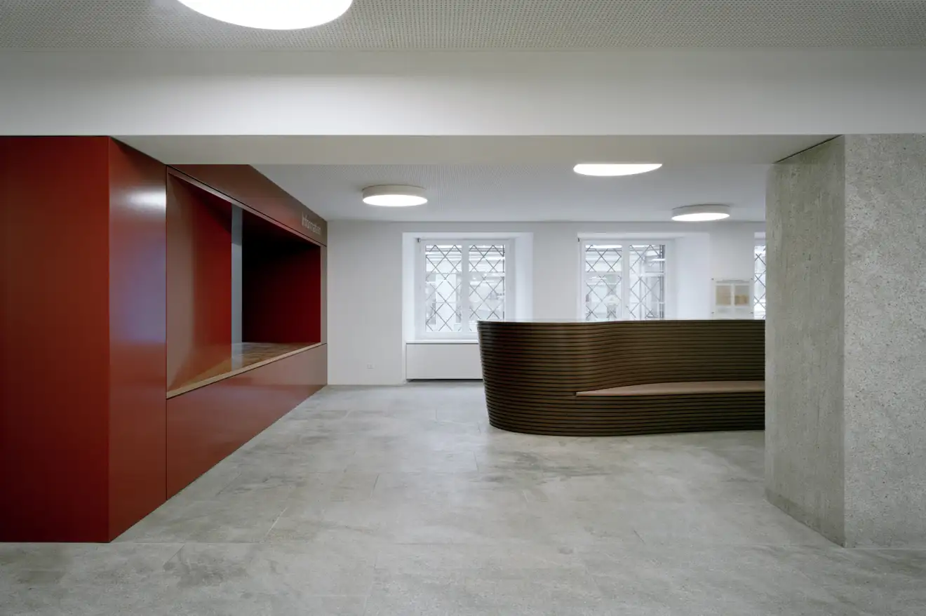 C56 Foto Innen Foyer 01