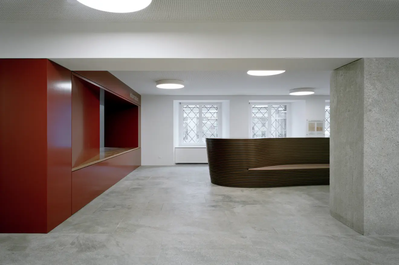 C56 Foto Innen Foyer 01