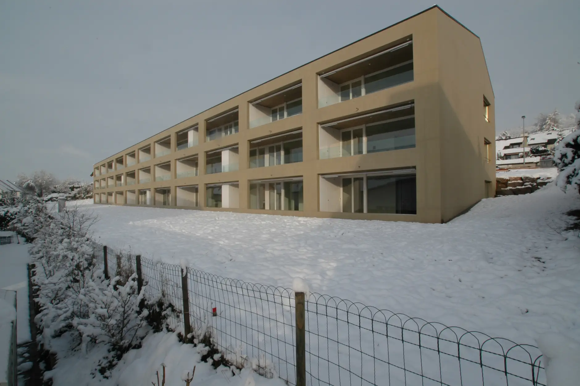 C83 Foto Aussen Südfassade Balkone 02