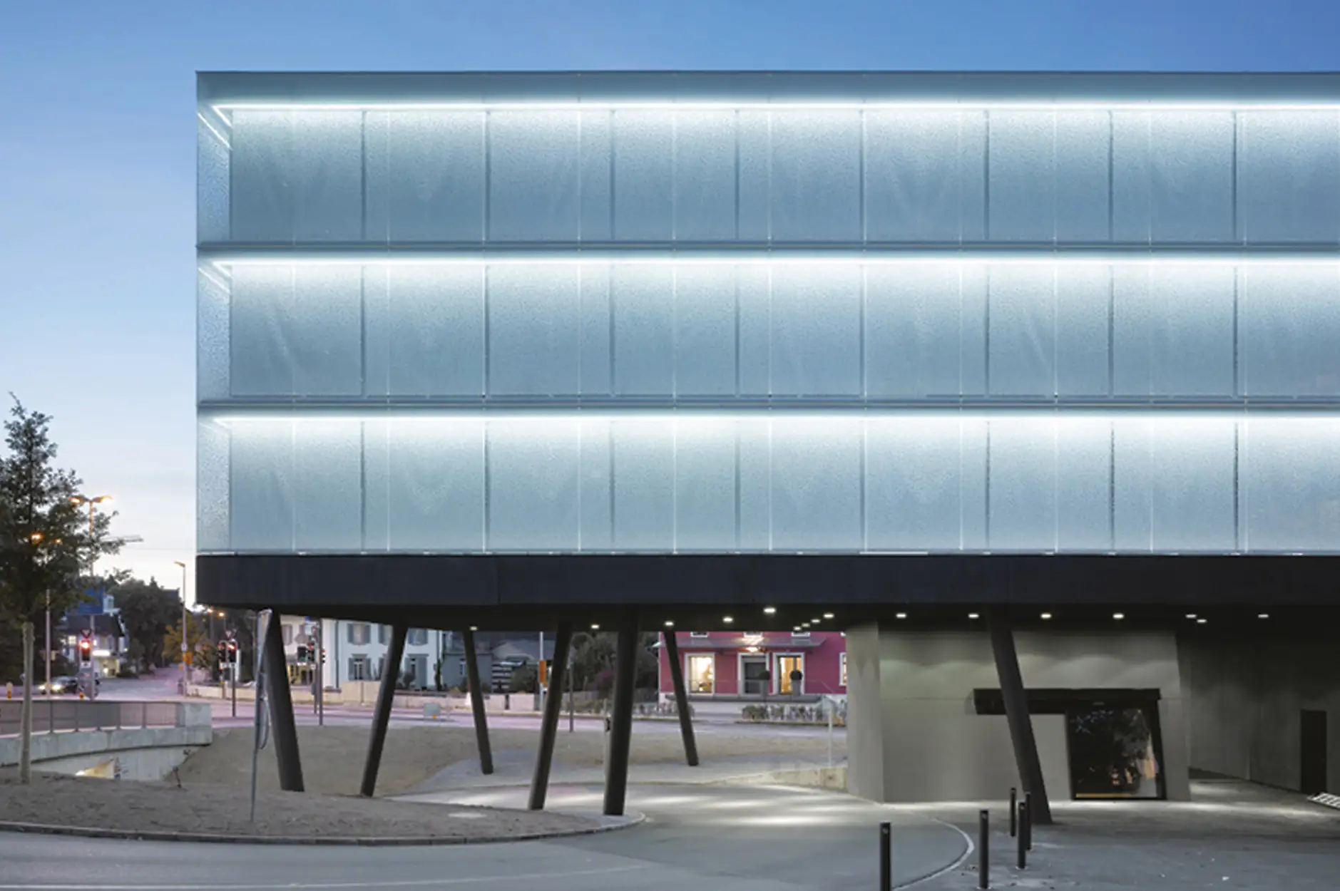 C88 Foto Aussen Einfahrt Frontal