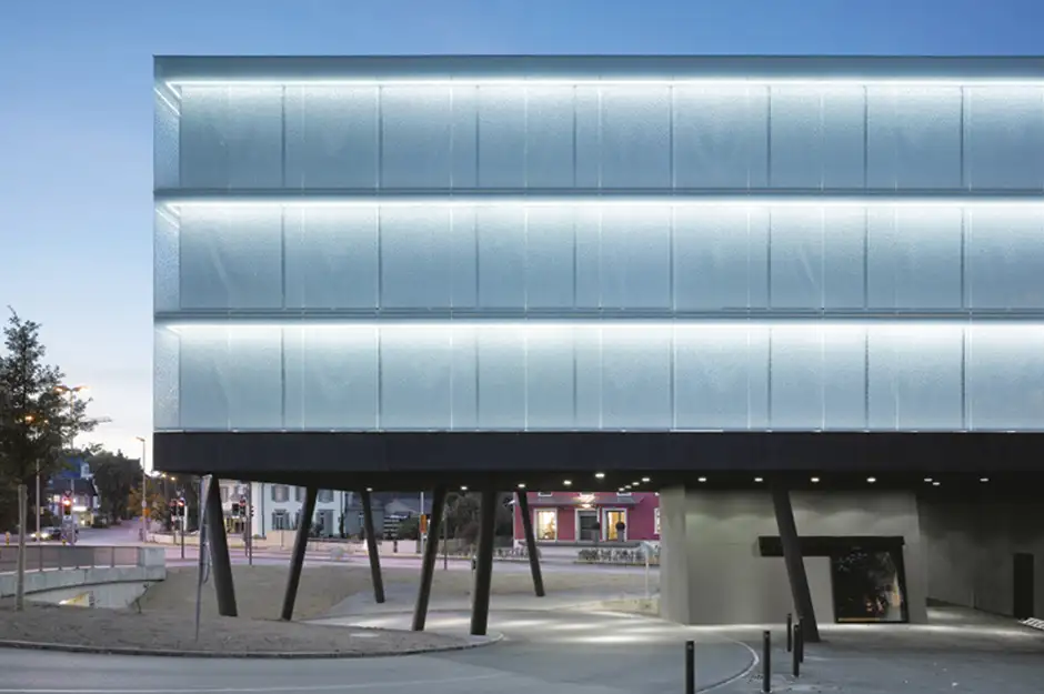 C88 Foto Aussen Einfahrt Frontal