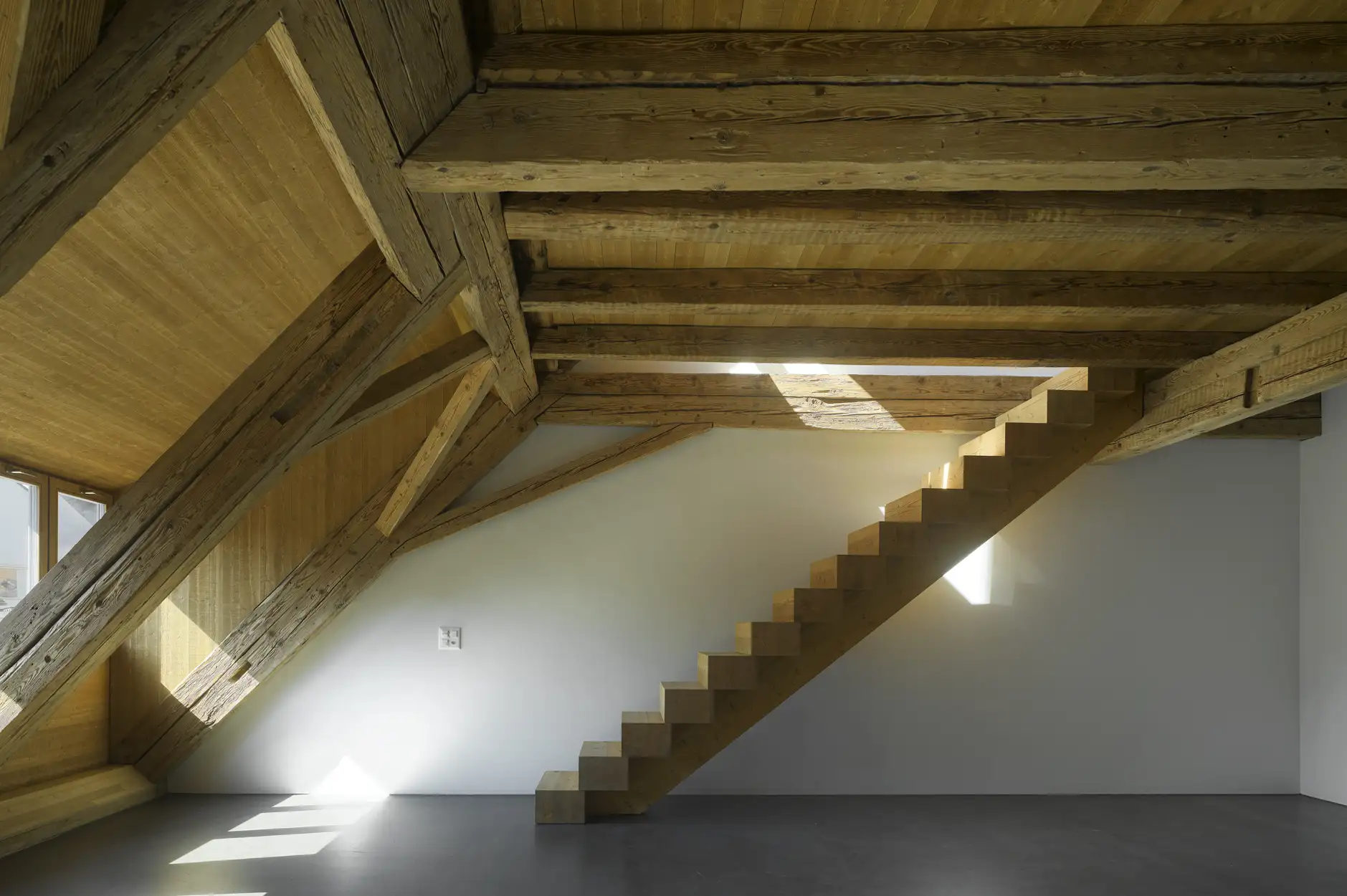 D08 Foto Innen Treppenaufgang