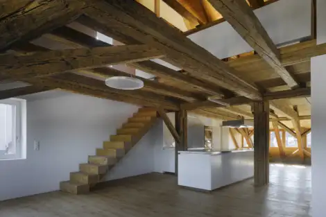 D08 Foto Innen Wohnen Treppe