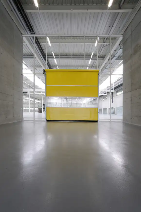 D23 Foto Innen Produktionshalle 01