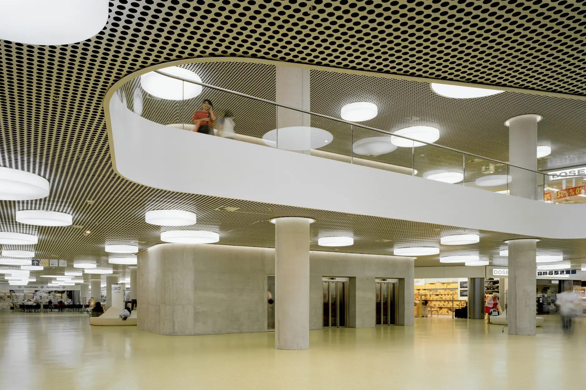 D24 Foto Innen Einkaufszentrum Galerie 02