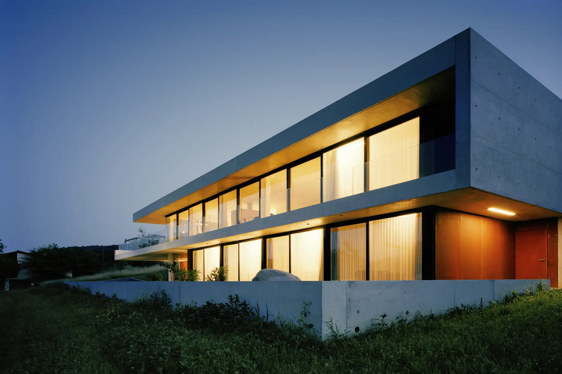 D47 Foto Aussen Fassade Nordwest Balkon