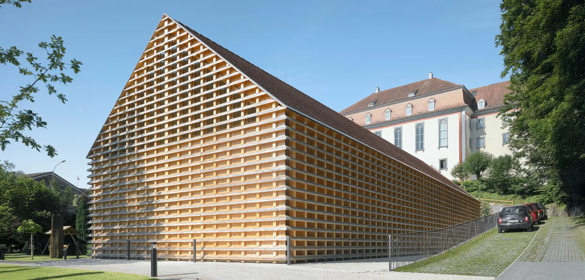 D77 Foto Aussen Nordostfassade Header