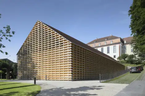 D77 Foto Aussen Nordostfassade