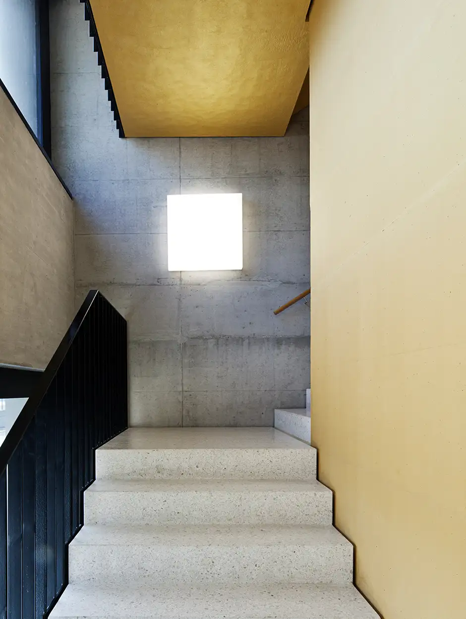 E01 B Foto Innen Treppenhaus