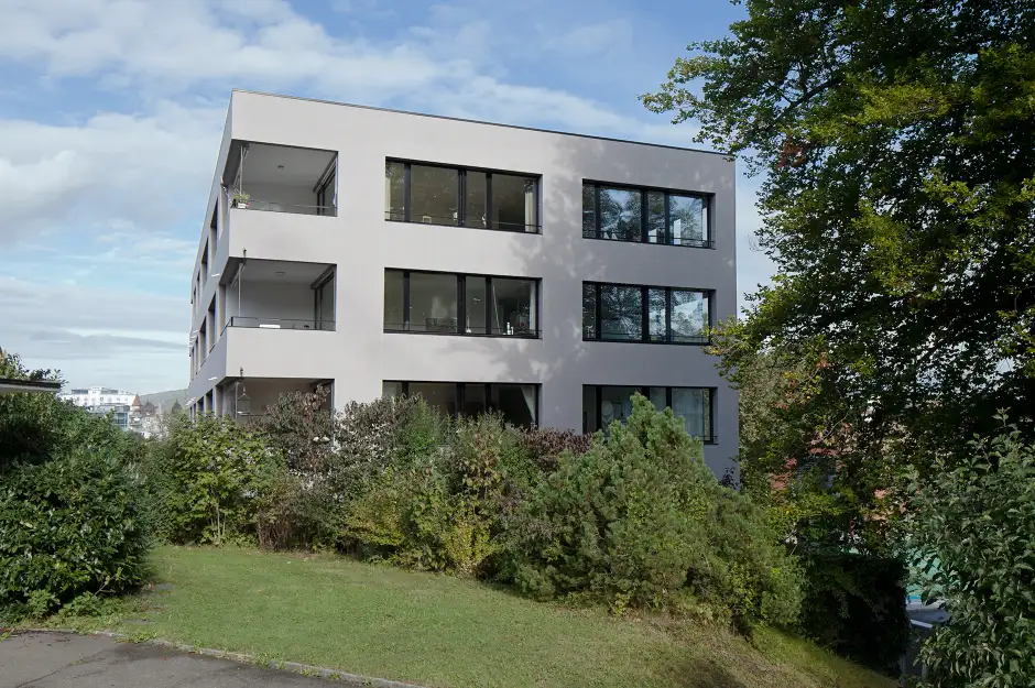 E01 B Foto Aussen Fassade