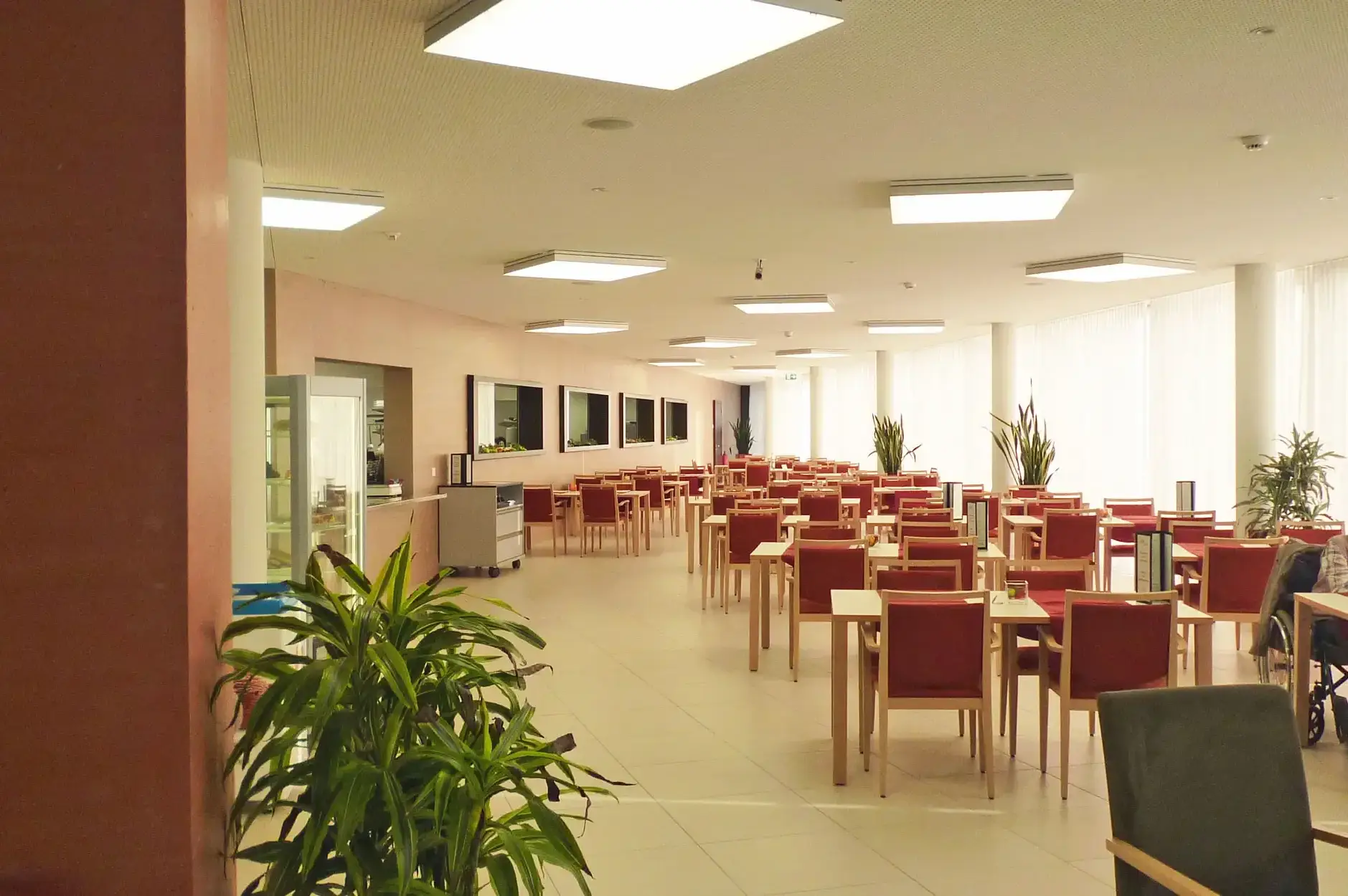 E05 A Foto Innen Speisesaal