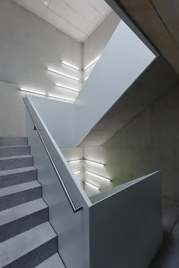 E06 Foto Innen Treppenhaus