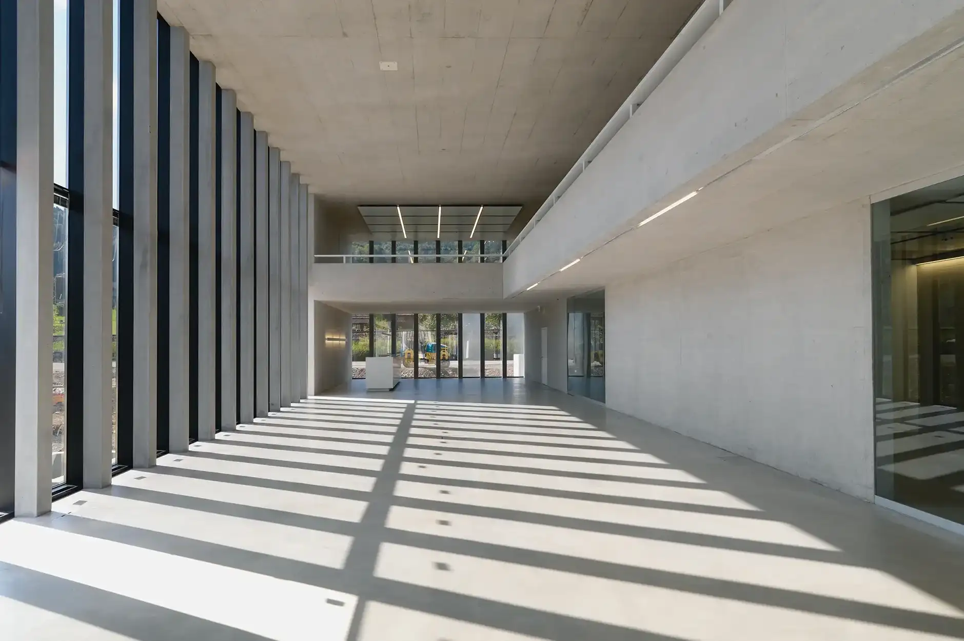 E06 Foto Innen Empfang 02