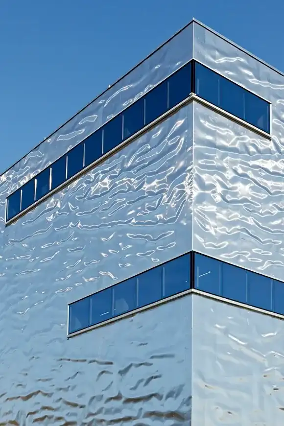 E13 Foto Aussen Südostfassade 02