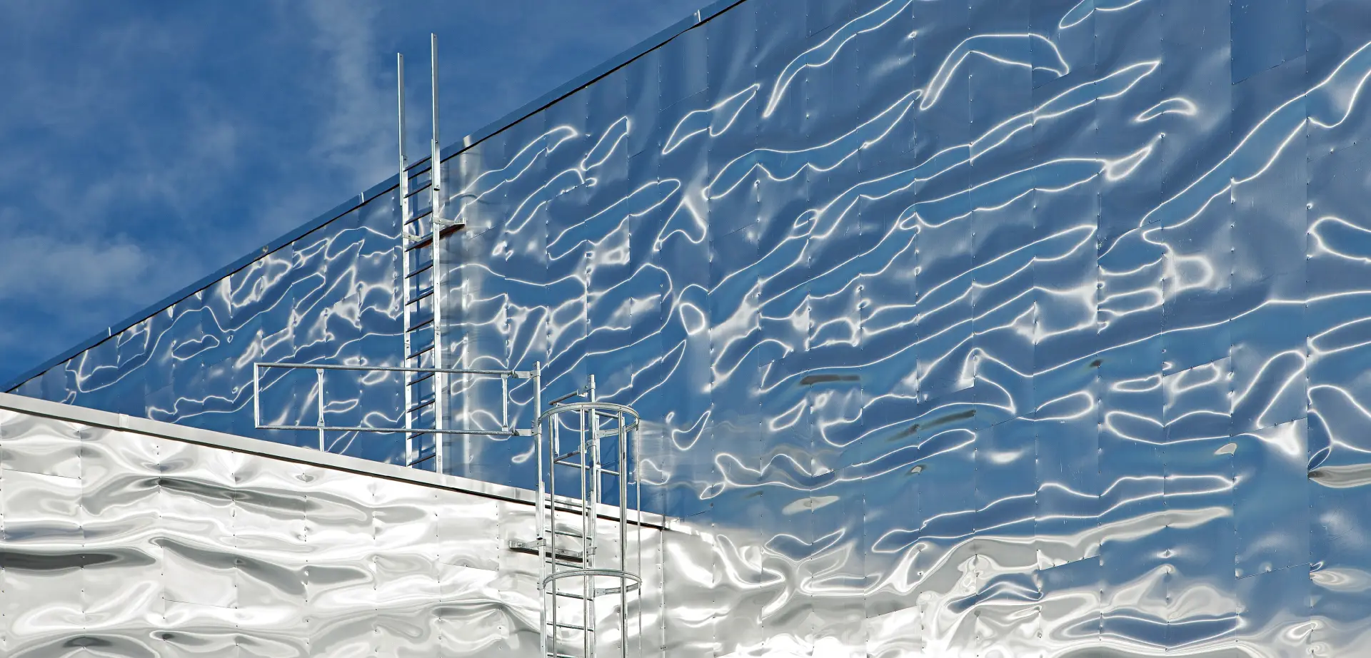 E13 Foto Aussen Nordostfassade Header
