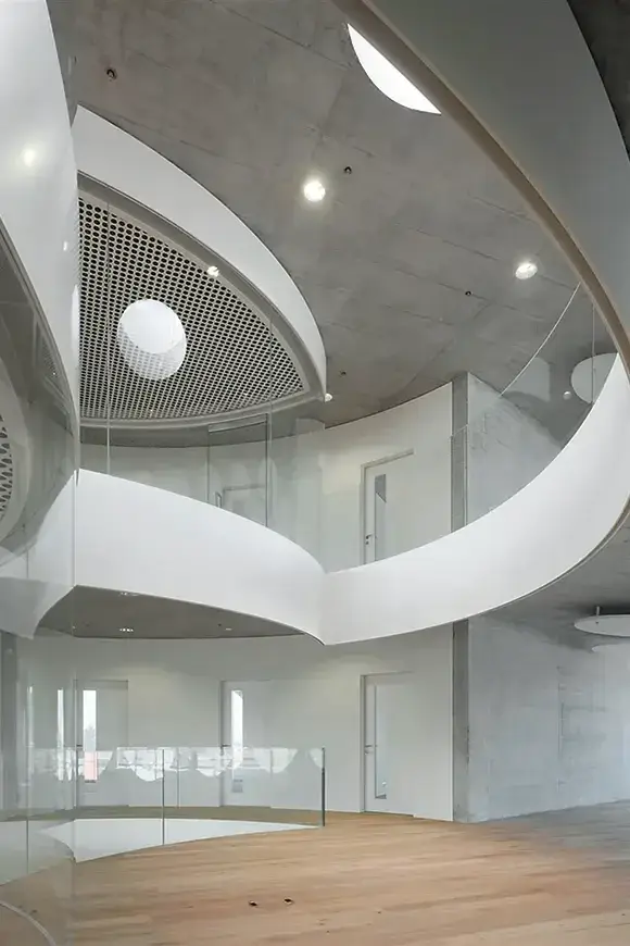 E19 Foto Innen Atrium 01