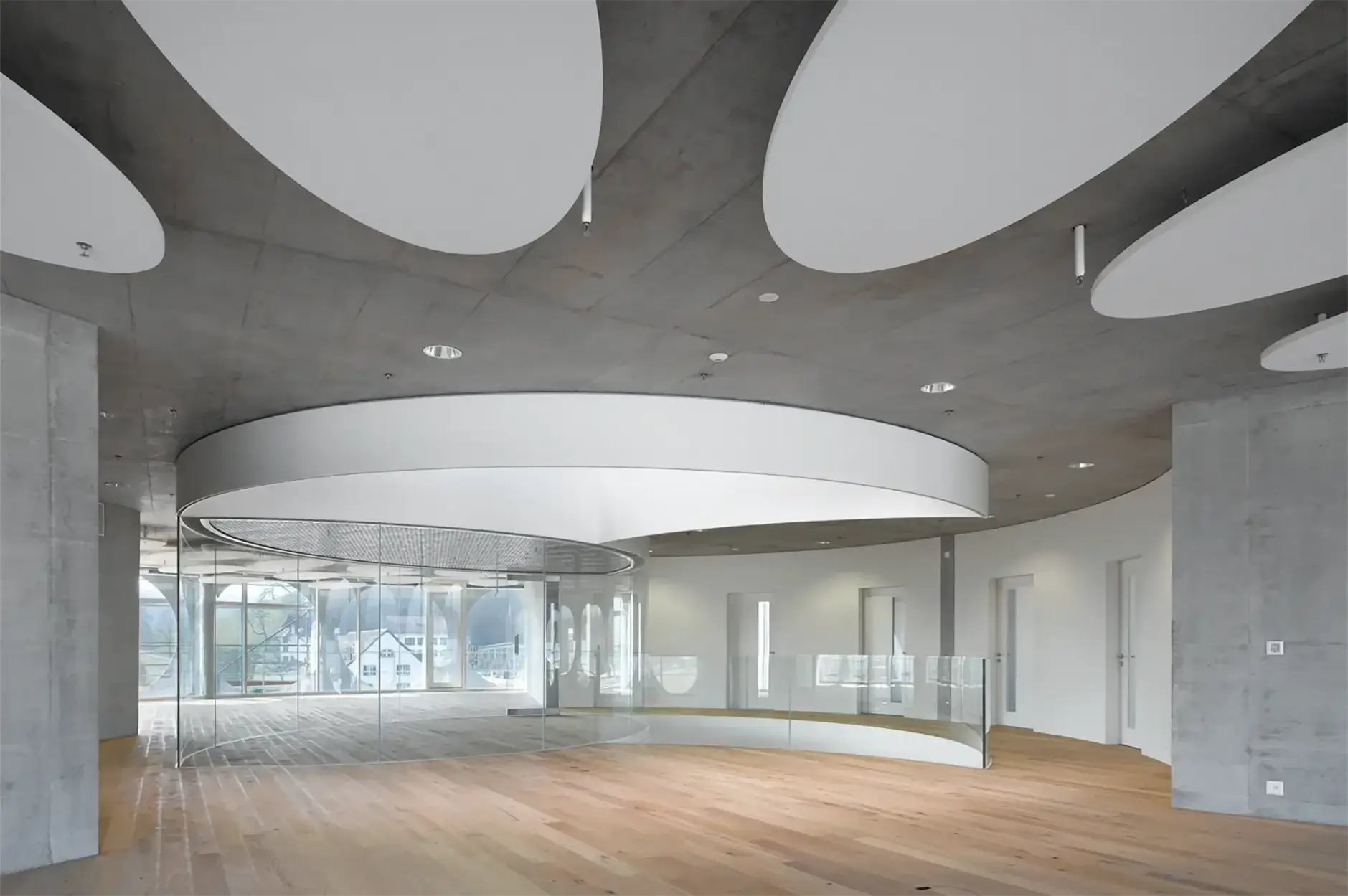 E19 Foto Innen Atrium 03