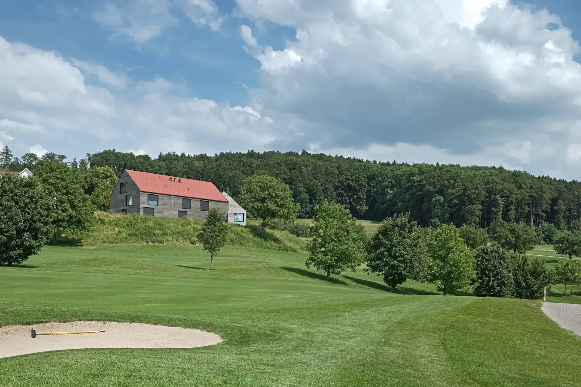E26 WÜB Foto Aussen Nordwestfassade Golfpark
