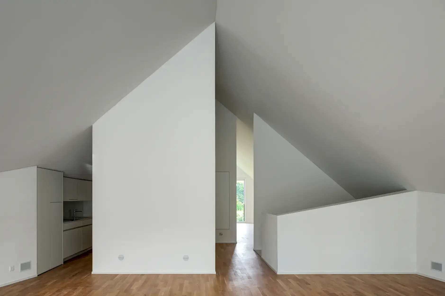 E26 WÜB Foto Innen Zimmer Dachgeschoss