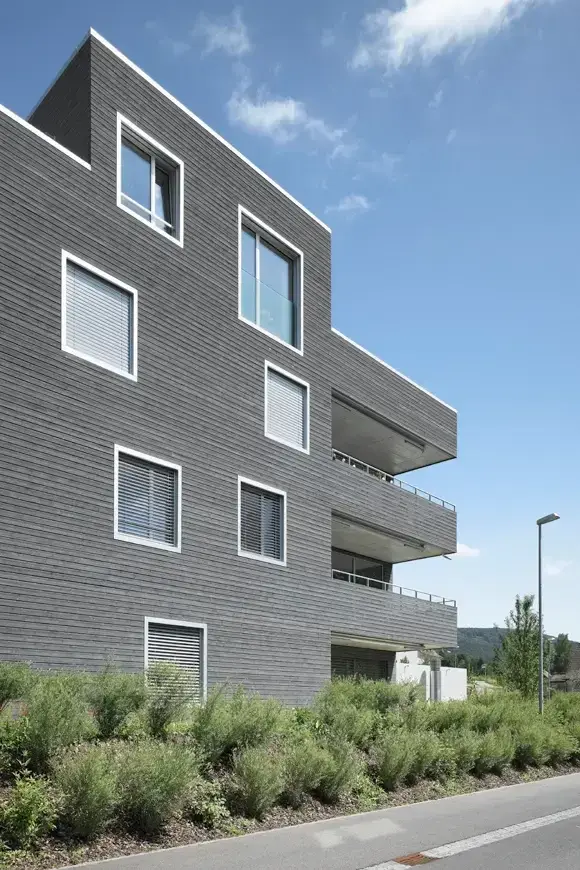 E42 Foto Aussen Südfassade 01