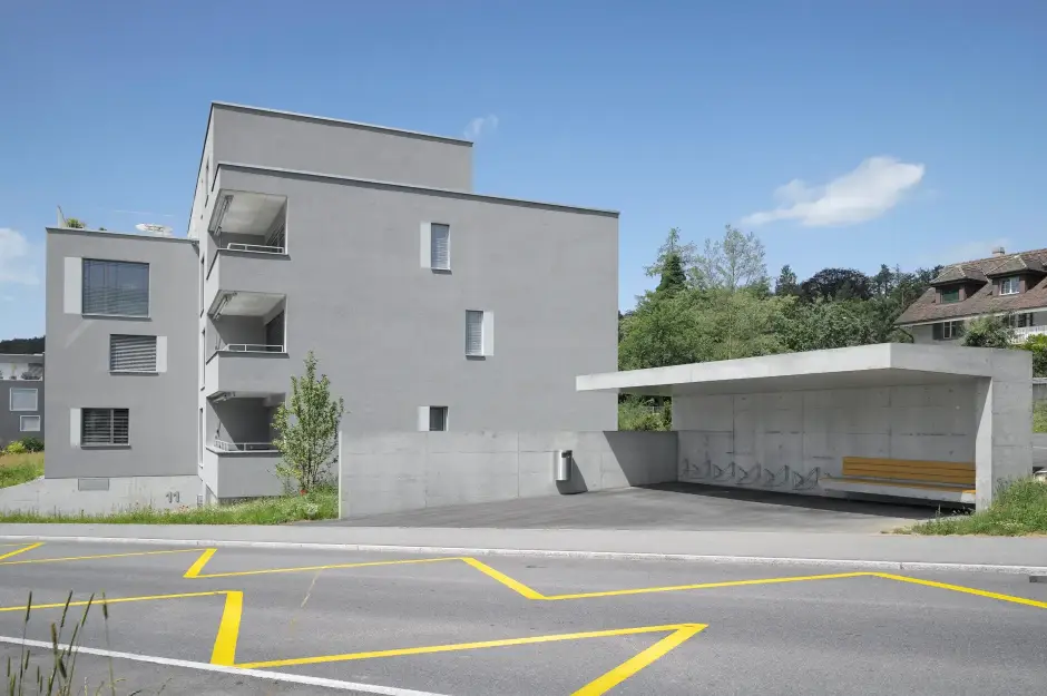 E42 Foto Aussen Ostfassade Unterstand