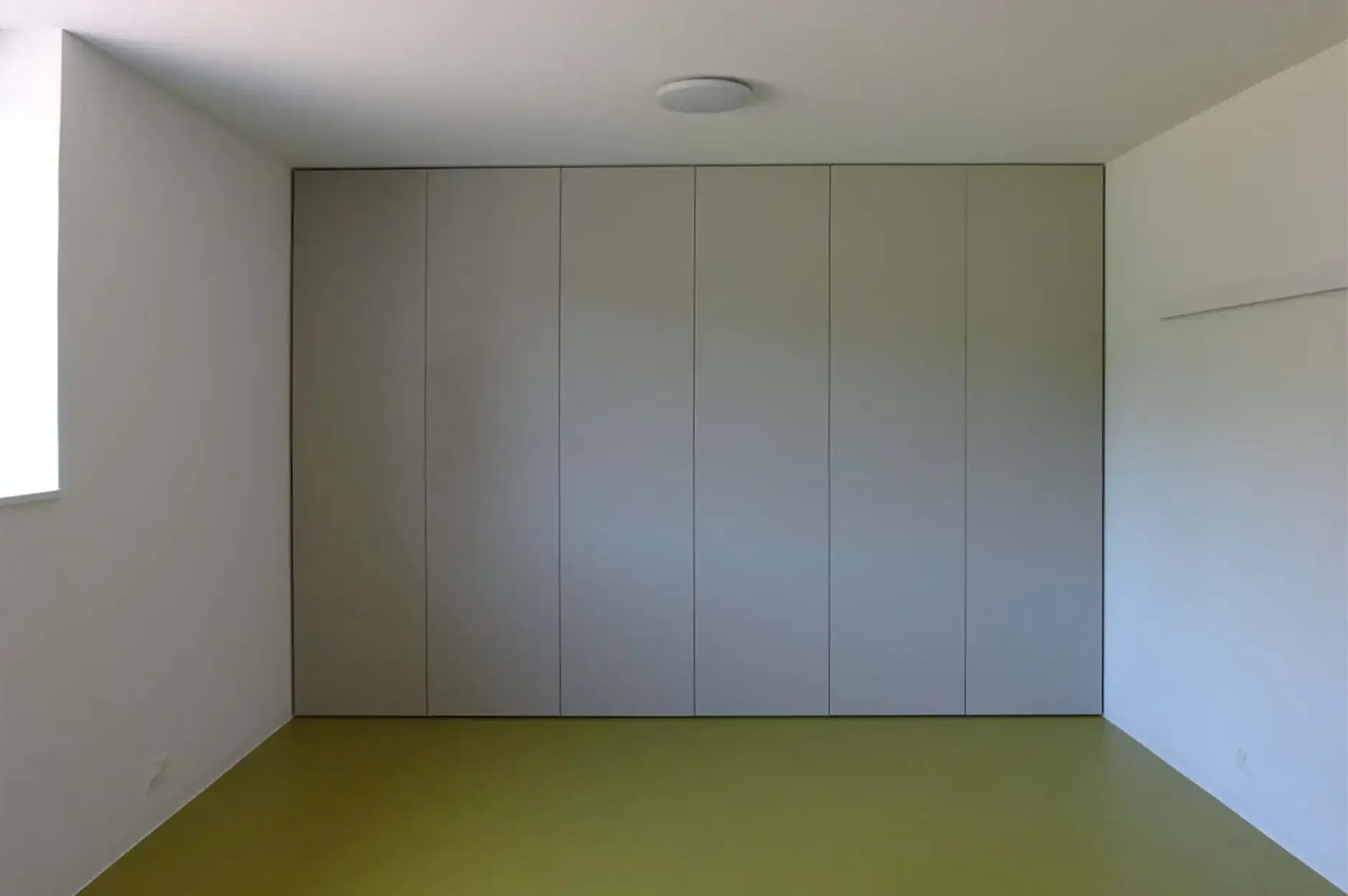 E69 B Foto Innen Einbauschrank 01