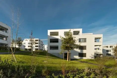 E81 Foto Aussen Südfassade 01