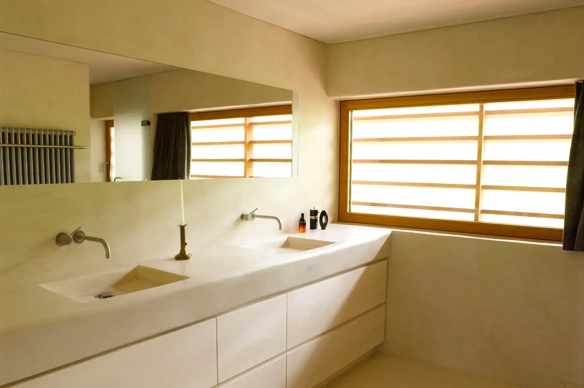 E93 Foto Innen Badezimmer