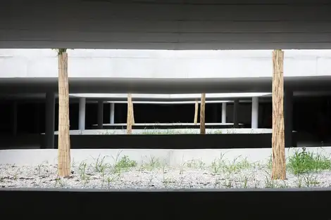 F04 Foto Innen Einstellhalle 01