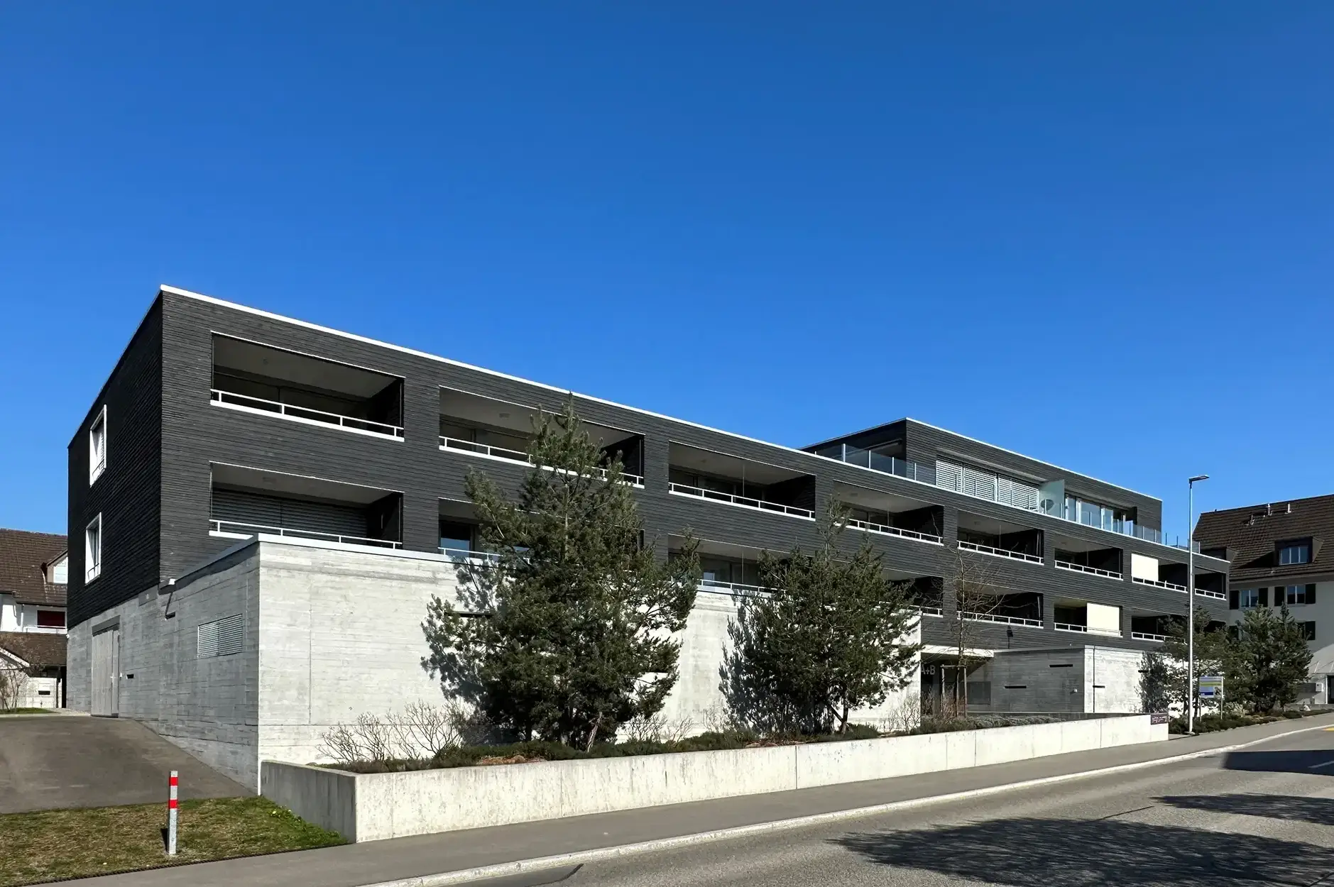 F14 Foto Aussen Strasse