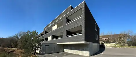 F14 Foto Aussen Parkplatz 03 Header 02