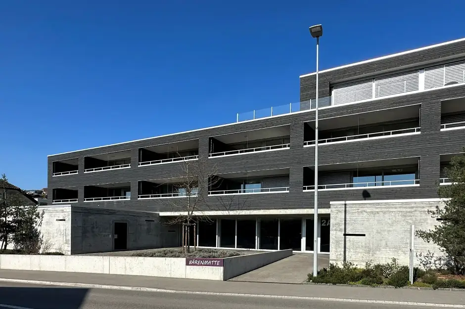 F14 Foto Aussen Eingang 01