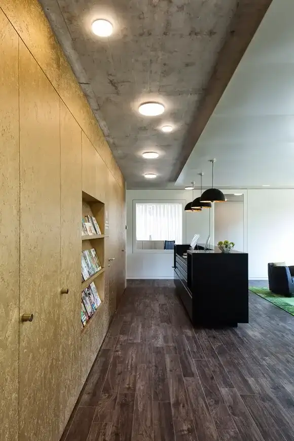 F16 Foto Innen Empfang 01