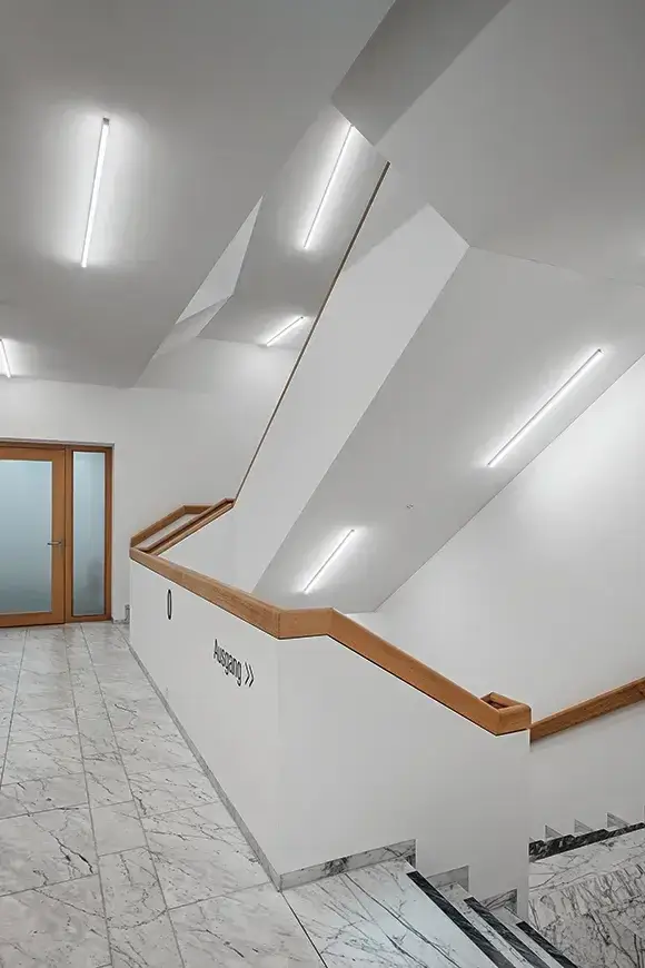 F26 Foto Innen Treppenhaus 02