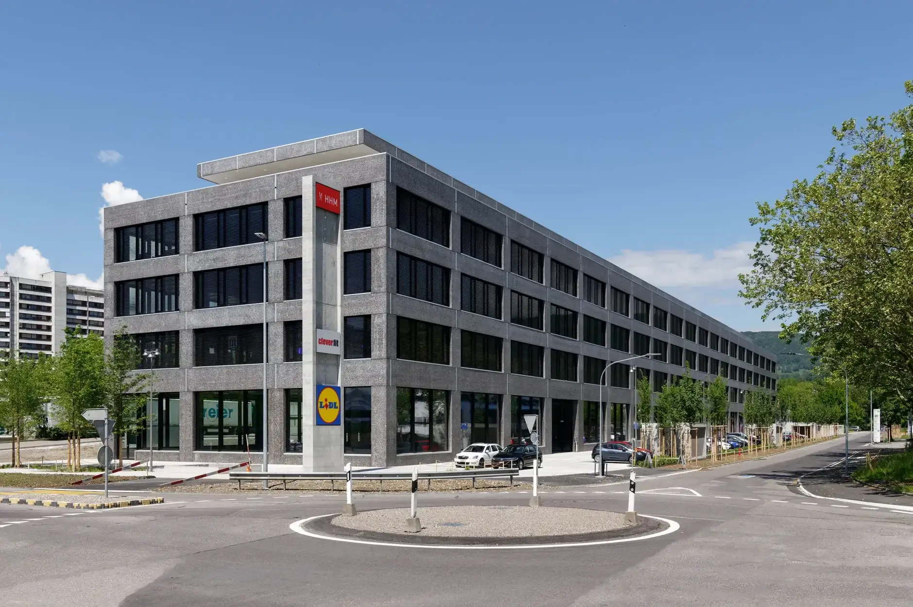 F27 C Foto Aussen Strasse